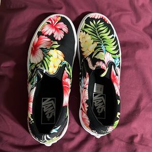 EUC Women’s Hawaiian 🌺 Print Vans Sneakers